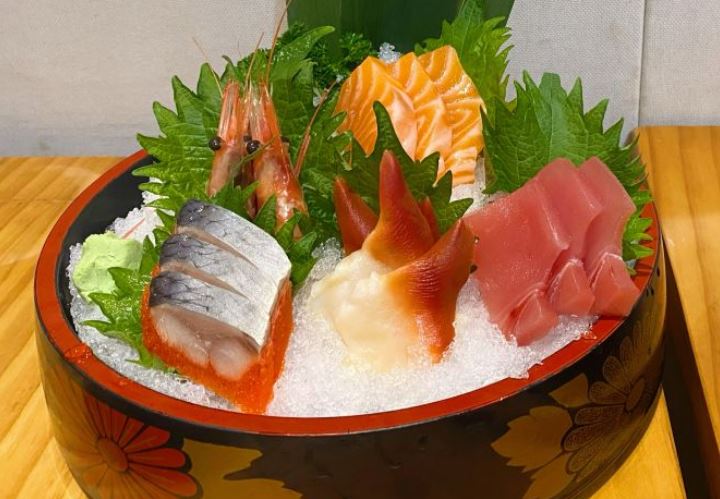 临枫日式铁板烧(广富林路店)