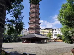 3-Day Xinfeng Tour: Ganyue Border Memorial Hall, Tongtian Grotto's natural beauty