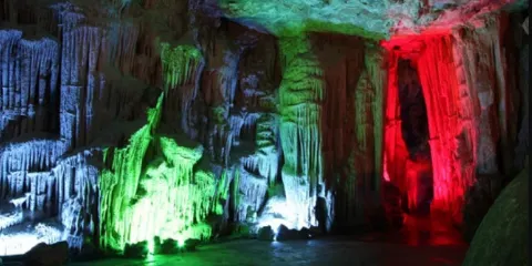柞水溶洞國家地質公園-西方三聖像