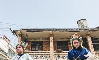 湖南汨罗千年古镇，百姓曾划船打捞屈原，现因“故事会”游客爆满