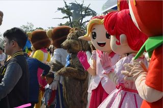 首届杜鹃花旅游节暨侏罗纪恐龙世界，百花王国惊艳面世