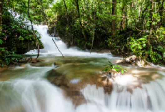 Patak Waterfall景点图片