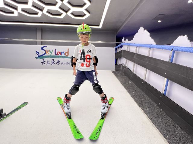 杭州Skyland Ski云上草原城市滑雪(滨江店)游玩攻略简介,杭州Skyland Ski云上草原城市滑雪(滨江店)门票/地址/图片/开放 ...