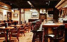 The Anvil Club餐厅图片