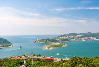 大连旅顺港一日活动【上门接送，门票全含，进军港，看港口】【1 白玉山开车直达山顶，省心省力，潜艇航海真实体验】