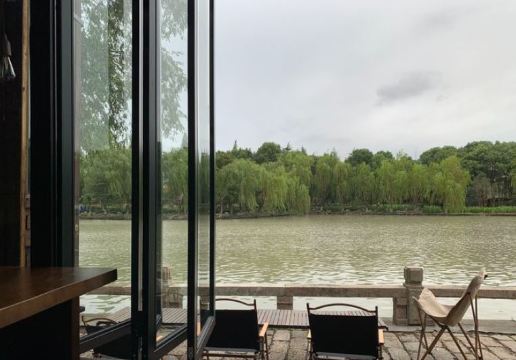 极漫茶堂(梅湾街店)