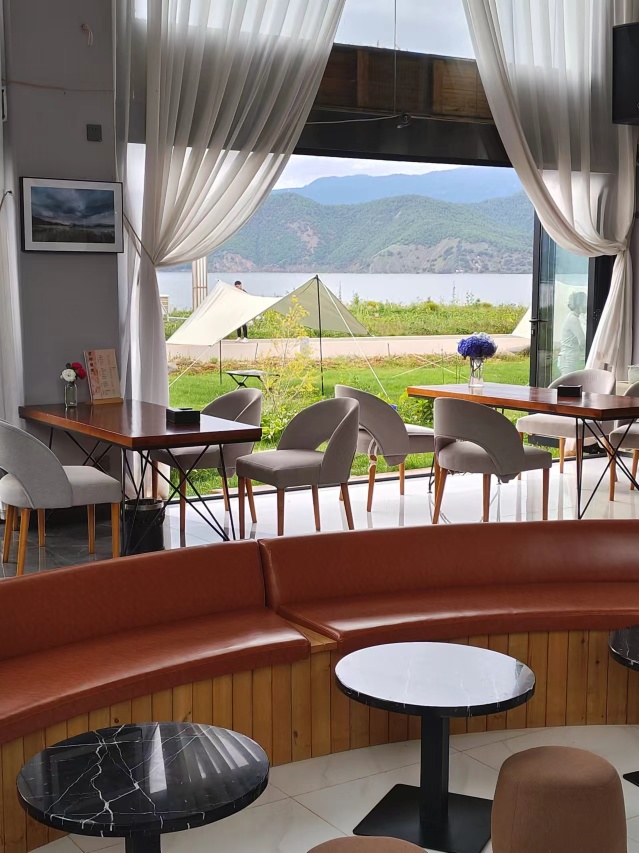 泸沽湖星畔水奢海景度假酒店·湖景餐厅