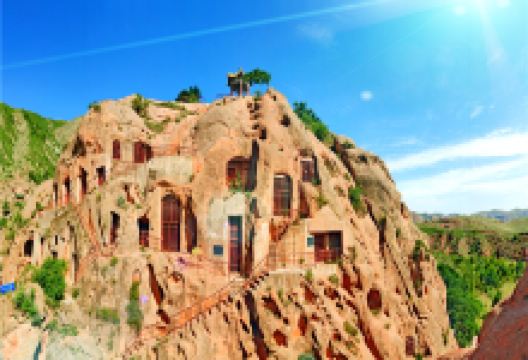 须弥山石窟景点图片