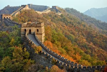 北京黄花城水长城10小时包车一日游+5环内上门接送+人少好玩【我们为您提供北京5环内任一地点的上门接送服务，全程10小时服务，多种车型可以选择，出发时间您定。】