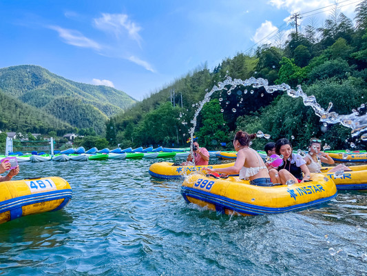 安吉星潮营地|江浙沪夏季亲子游玩好去处,玩漂流挑战大闯关