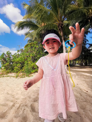 蓝天、碧水、黄沙；爱人、美景、萌娃——带着两个小妞和老婆游海南