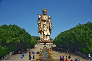 无锡马山行,灵山之巅抱佛脚,拈花一笑人自醉