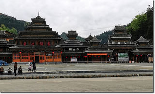 云贵春暖花开季民族风情风光揽胜之旅(百里杜鹃、元阳梯田、梵净山和肇兴等地）