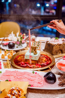 重庆轻轨宝藏六号线.一站吃到底！