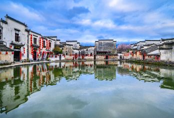 西递+宏村一日游【经典团/16人团|市区/北站接+导游|纯玩【[经典线路]黄山市区酒店免费上门接，纯玩无购物；】