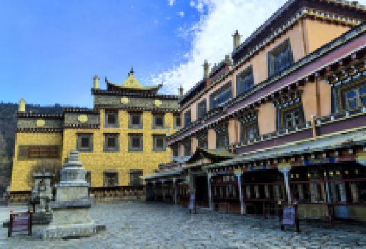 霞给藏族文化生态旅游村景点图片