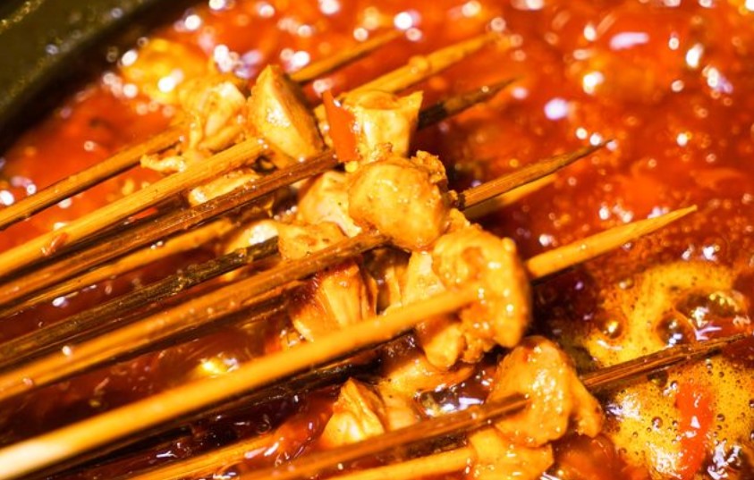 钢管厂五区小郡肝串串香(芳草地店)