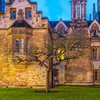 爱尔兰都柏林+博因河+英国贝尔法斯特+利物浦+曼彻斯特+伯明翰+牛津+伦敦+剑桥13日12晚私家团