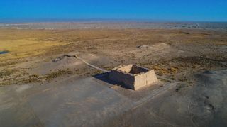 初遇玉门关 | 一袭汉服穿越时空,重走丝绸之路