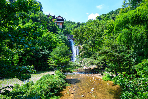浙江天台石梁镇修心避暑之旅,感受这片神秀山水的独特魅力