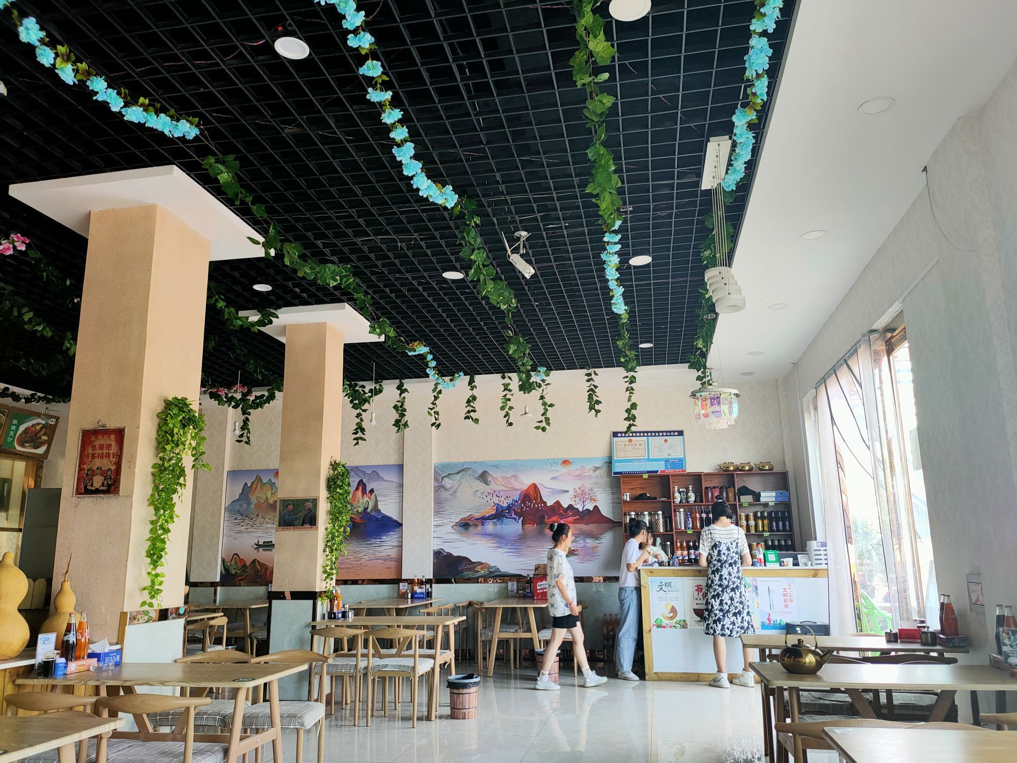 清真·馨月阁餐厅(七彩丹霞中心店)餐厅图片