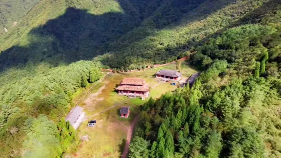 佛靜山