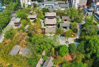 惠州西湖+朝京门+水东街+惠州博物馆一日游|独立包车上门接送【独立包车上门接送与免费接机 / 接站，司兼向导可车上简介景点不下车陪同，专职导游需另收费联系商家安排】