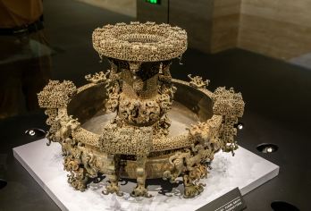 湖北省博物馆【含门票|可选编钟套餐|2H金牌讲解|无线耳麦】【[公告通知]博物馆实行免费预约制，此产品为旅行社提供的讲解产品。包含讲解服务+无线耳麦。】