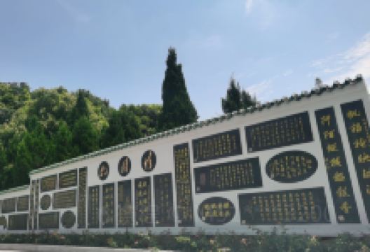 厂窖惨案遇难同胞纪念馆景点图片