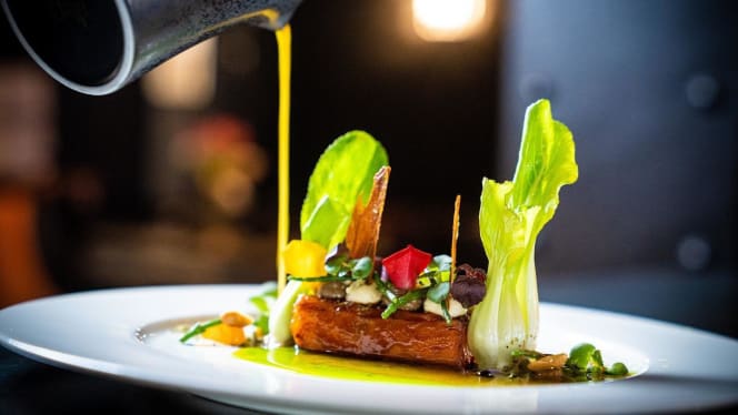 5 Bar & Restaurant (Erdgeschoss)