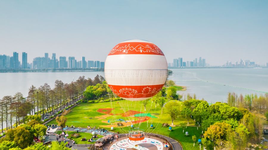 东湖观光氦气球