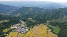 欧家梯田-连山-汽水盖的天空