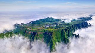 重庆区县天然氧吧 云雾缭绕宛如仙境