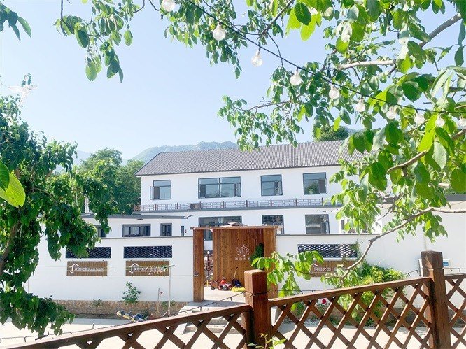 天津薊縣盤山雅舍有客農家院，院子足夠寬敞，適合聚會狂歡。