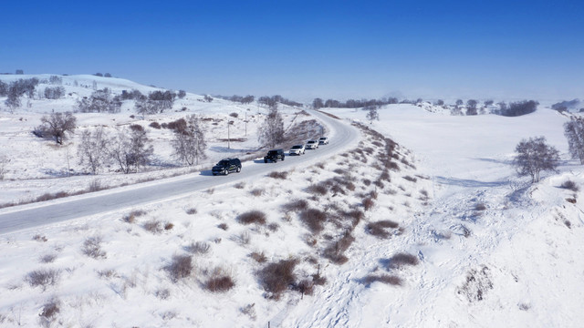 探索冬季美景，自驾乌兰布统大草原，穿越冰雪的炫酷自驾体验和攻略