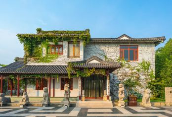 龟山汉墓|2小时精讲大咖讲师·12人小团·【可选含票】【[金牌说讲师团]行业资深讲师和金牌导游，只做深度讲解，保证讲解质量！】