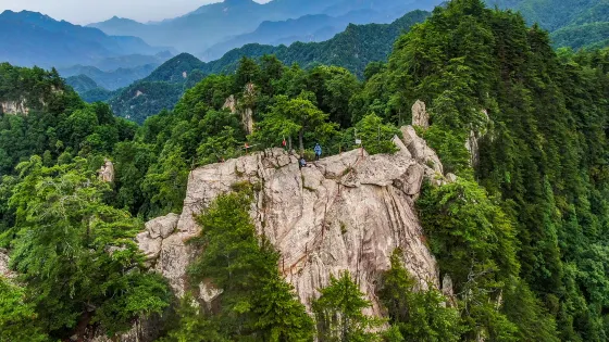 秦嶺萬華山景區