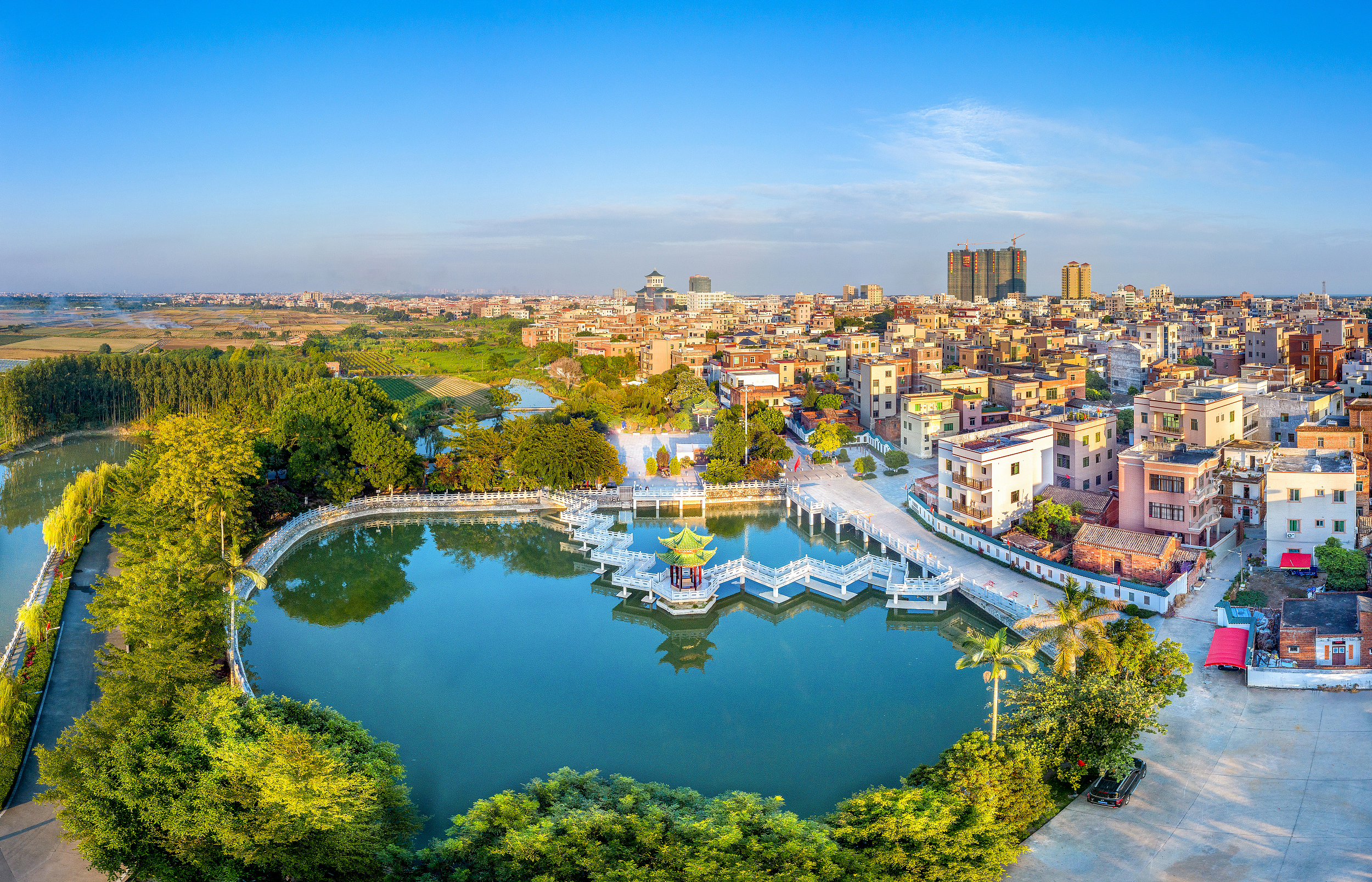 3-Day Wuchuan Tour: Beachfront Retreat at Loong Bay, Fishing Village Charm of Wangcungang