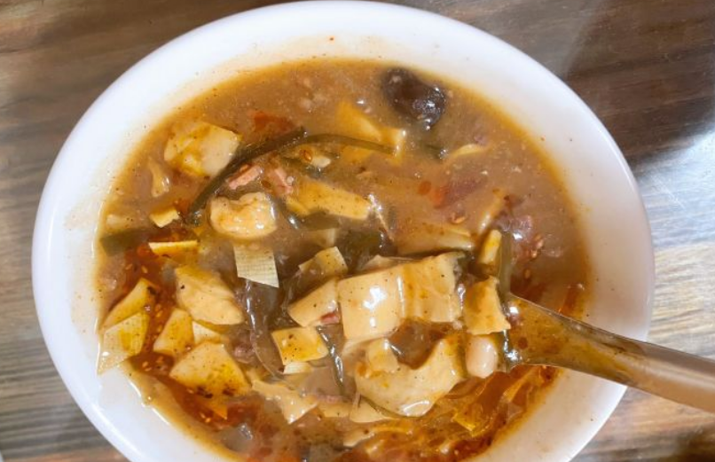 清真马老四肉丁胡辣汤葱花油饼