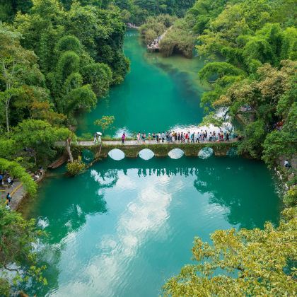 贵州贵阳+黄果树景区+万峰林景区+马岭河峡谷景区+荔波小七孔景区+西江千户苗寨5日4晚跟团游