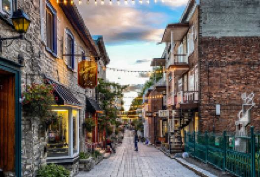 小尚普兰街景点图片