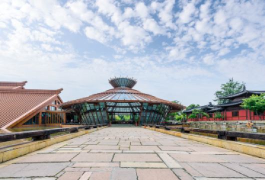 上海出发：广富林遗址+朱家角古镇+外滩+城隍庙一日【私家团】【私家小团丨小众玩法丨纯玩无购丨独立包车丨行程可调丨随停随走丨时间自由丨上门接送】