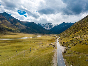 江达游记图文-跨越横断山脉，重走金珠玛米之路，初入雪巴沟景区见识她的美丽