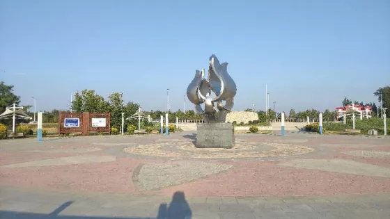 明湖秀水主題公園