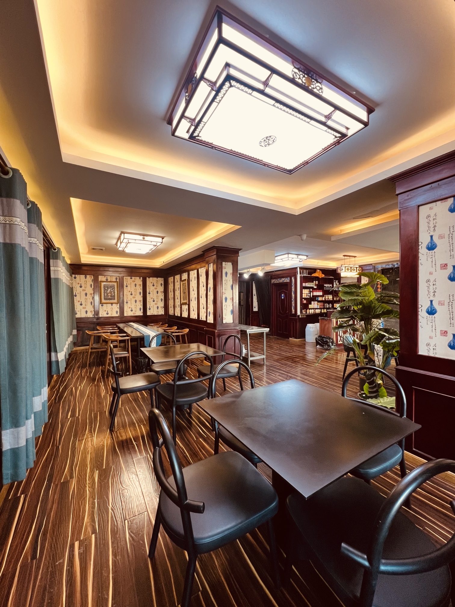 若尔盖夏尔吧大酒店·餐厅餐厅图片