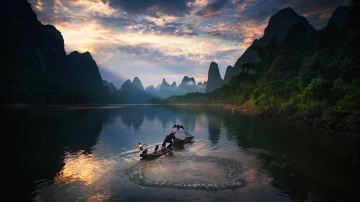 Bamboo rafting on the Li River in Xingping