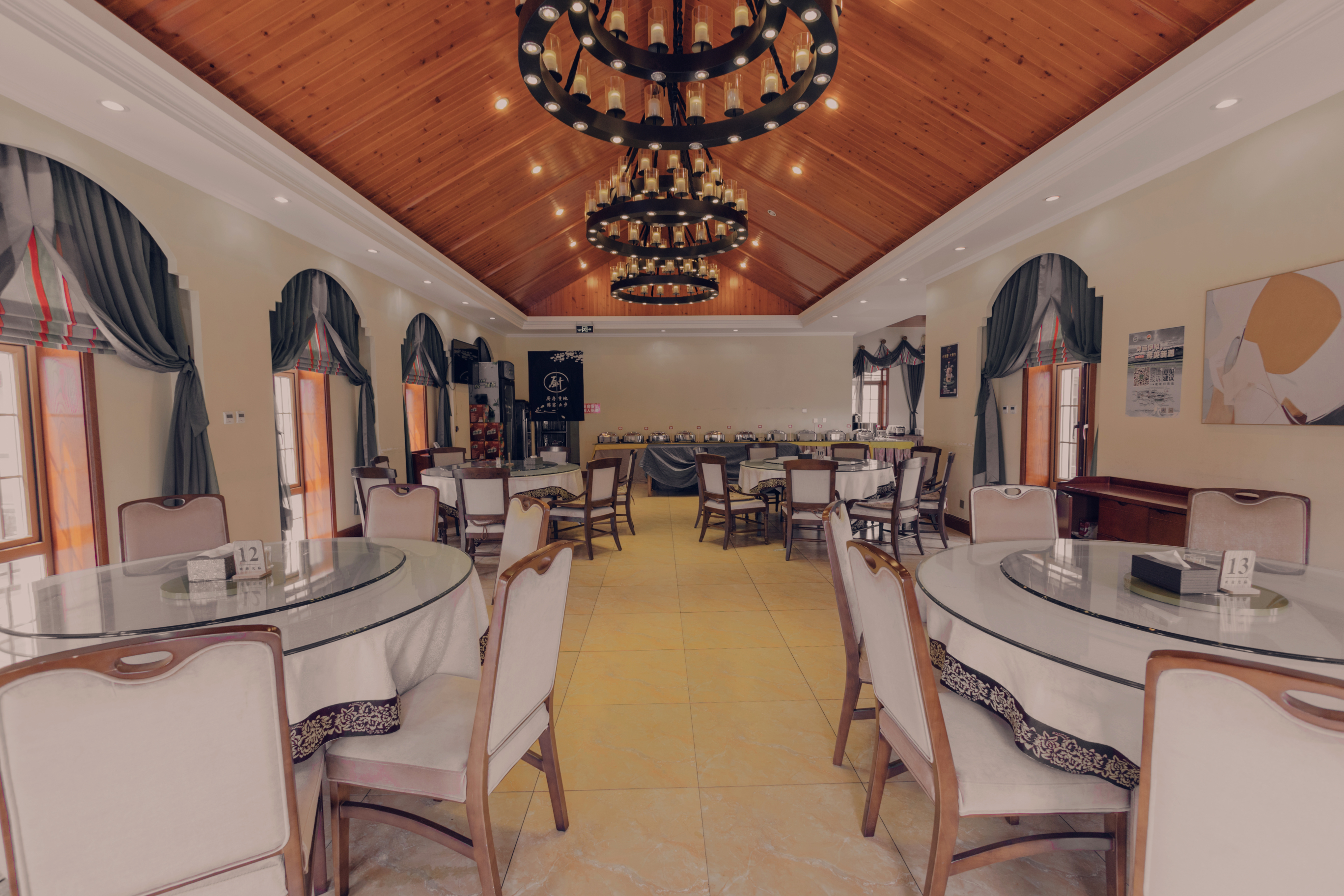 那拉提月亮河酒店·餐厅