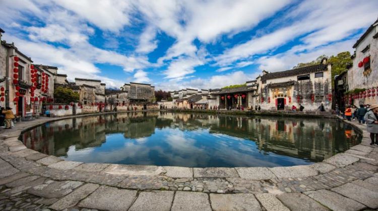 6-Day Qingshan Lake + Mount Huangshan Scenic Area + Hongcun Village + Qiandao Lake + West Lake + Huizhou Ancient City