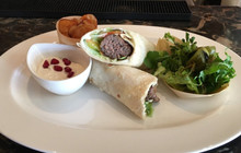 Ravia Poolside and Rooftop restaurant餐厅图片