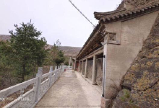无量山石窟景点图片